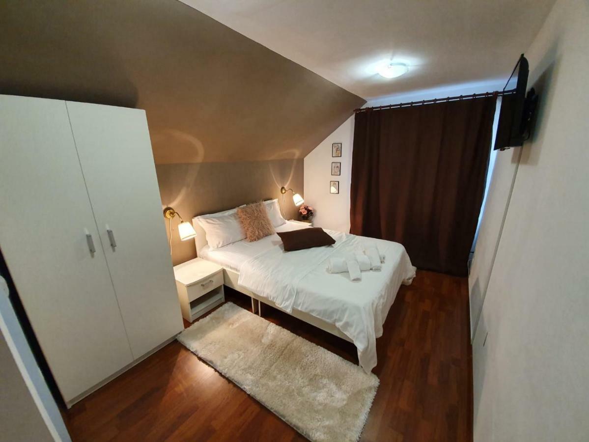 Casa Lucky Hotel Rîşnov Eksteriør billede
