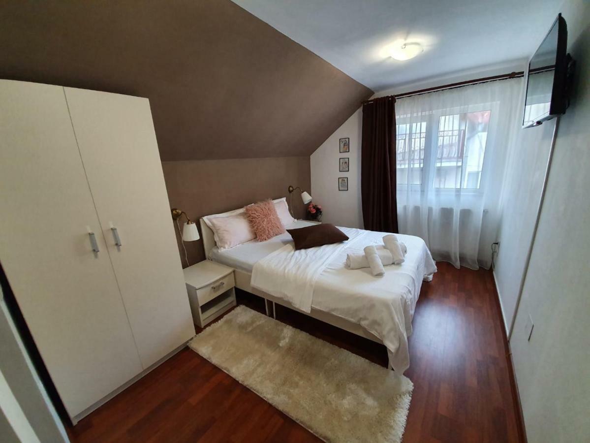 Casa Lucky Hotel Rîşnov Eksteriør billede