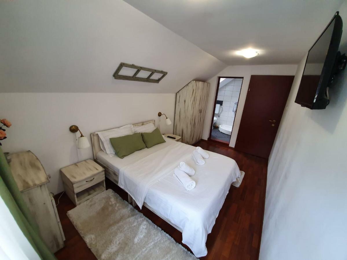 Casa Lucky Hotel Rîşnov Eksteriør billede
