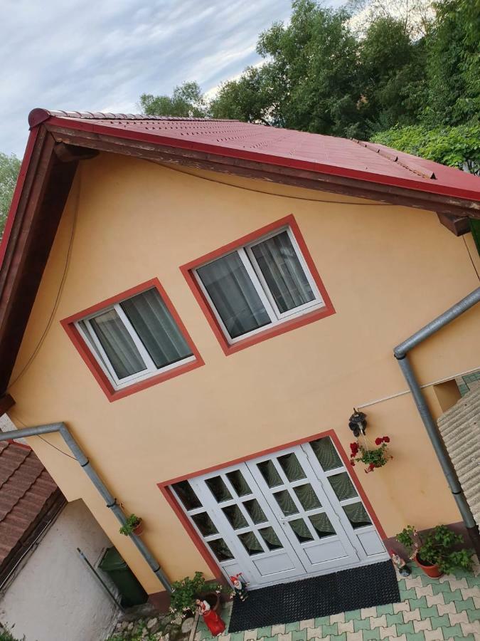 Casa Lucky Hotel Rîşnov Eksteriør billede